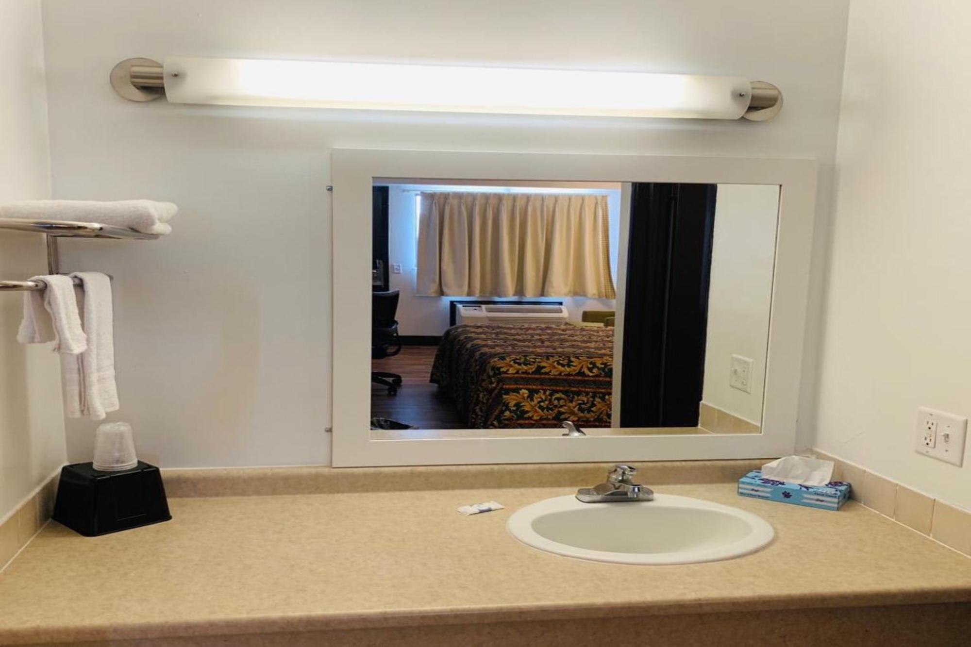 Economy Inn Of Holland Dış mekan fotoğraf