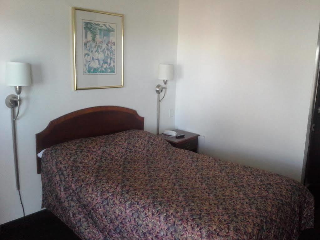 Economy Inn Of Holland Dış mekan fotoğraf